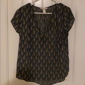 Giraffe print v neck shirt